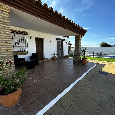 With Pool In Roche Holiday home *